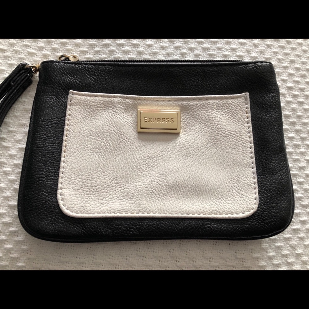Black and white wristlet
